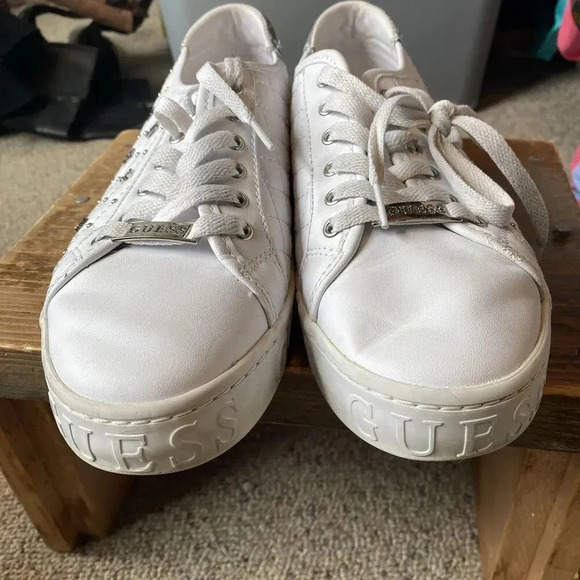 GUESS Y2K Women's 9.5M Loven Quilted Lace-Up Sneakers Shoes Flat White Silver - Picture 3 of 10